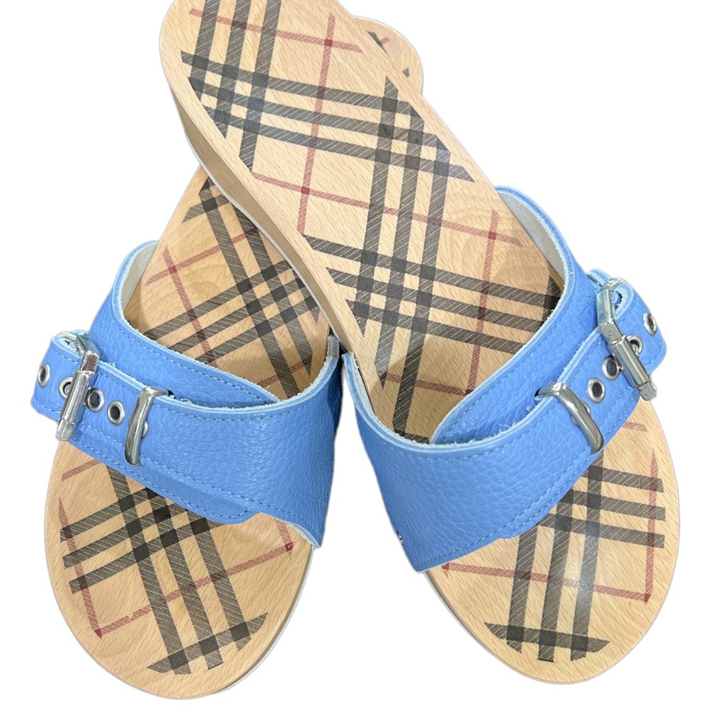Burberry sandals never worn made in Italy
